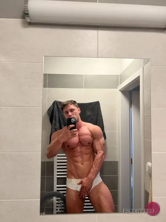 Adrian, Russian male escort in Tokyo — photo 4