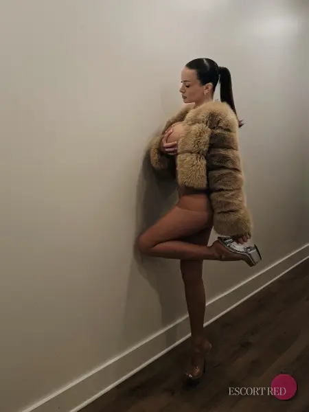 Adriana, British trans escort in Hong Kong