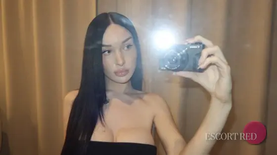 Adriana, British trans escort in Hong Kong — photo 3