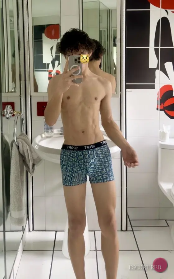 Alejandro, Chinese male escort in Hong Kong — photo 4