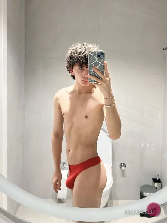 Alejandro, Chinese male escort in Hong Kong — photo 5