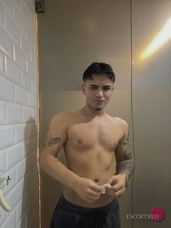 Aleo, British male escort in Macau — photo 3
