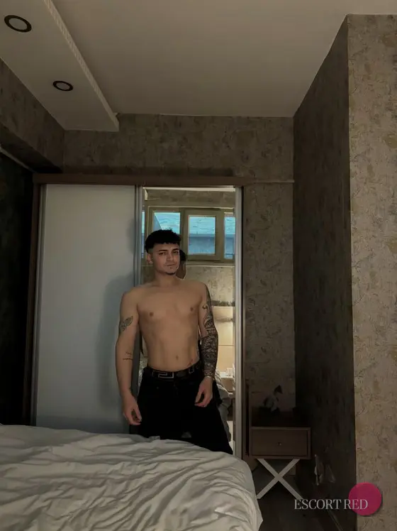 Aleo, British male escort in Macau — photo 5
