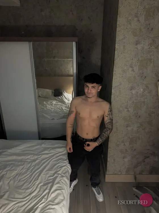 Aleo, British male escort in Macau — photo 6