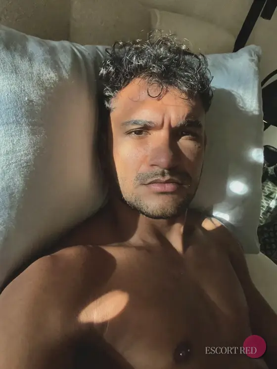 Alfred, Brazilian male escort in Bangkok — photo 5