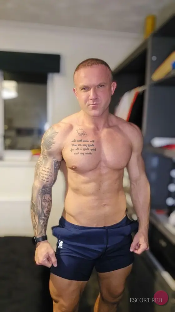 Alonzo, Russian male escort in Macau