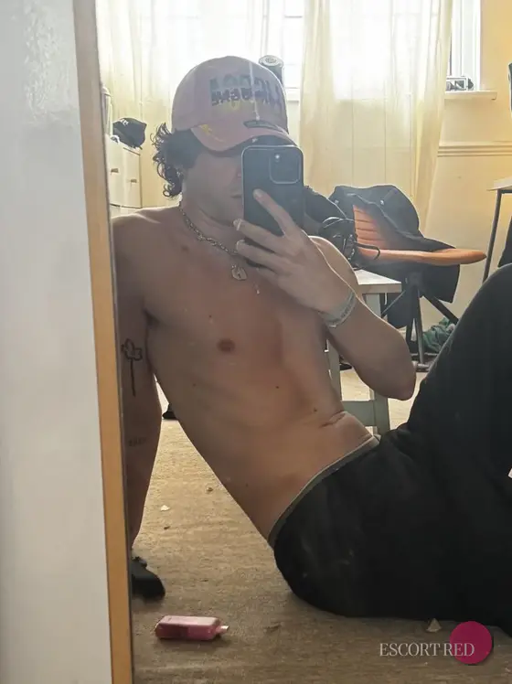 Ambrose, British male escort in Hong Kong — photo 3