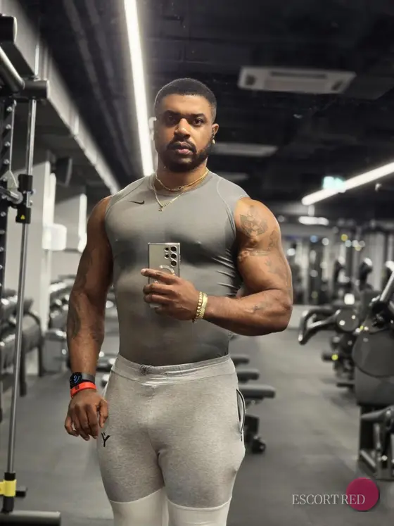 Andres, Nigerian male escort in Tokyo — photo 6