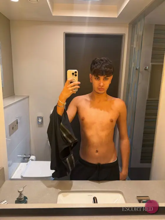 Arthur, Brazilian male escort in Macau — photo 5