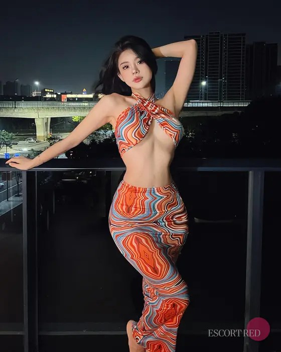 Asami, escort in Macau