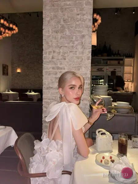 Ava, Chinese trans escort in Bangkok — photo 3