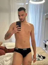 Basil, British male escort in Bangkok — photo 3