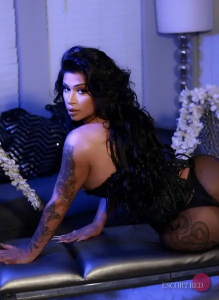 Bella, Brazilian trans escort in Bangkok — photo 5
