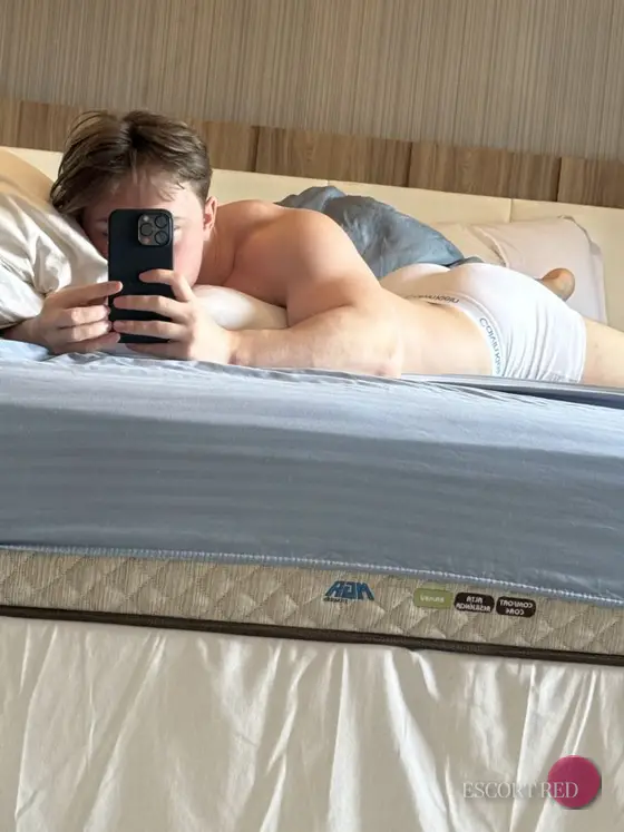 Benjamin, Russian male escort in Tokyo — photo 6