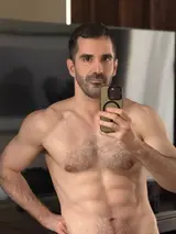 Bernard, British male escort in Tokyo — photo 2