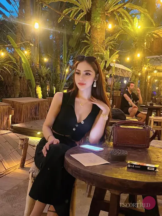 Beverly Lee, Indonesian escort in Hong Kong — photo 6