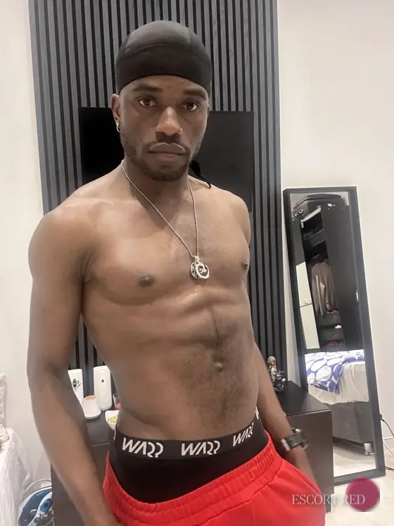 Blake, Nigerian male escort in Macau — photo 4