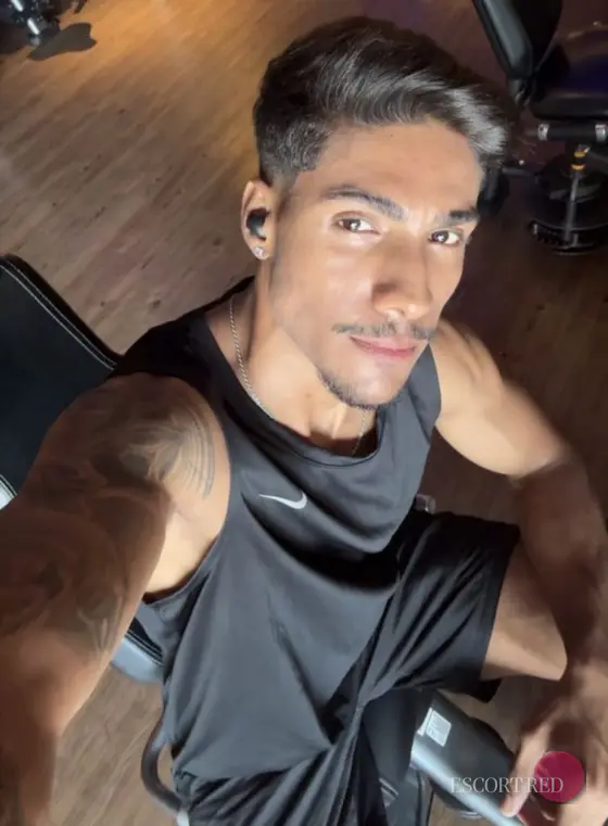 Brennan, Brazilian male escort in Bangkok — photo 4