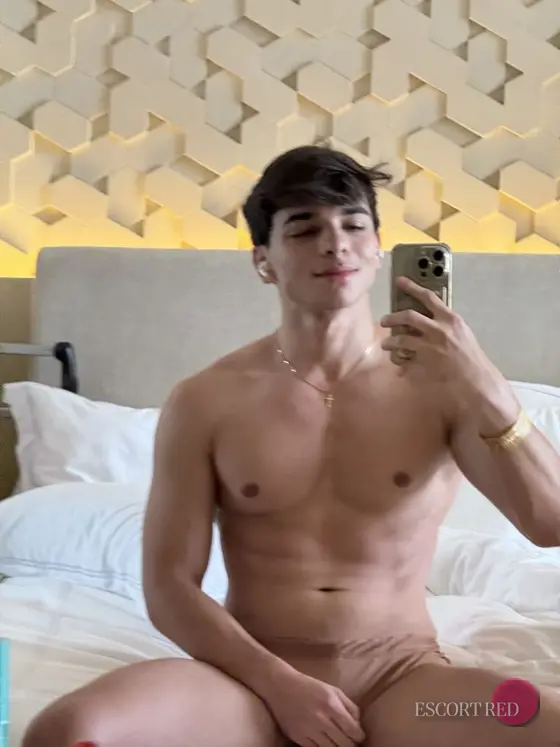 Byron, Brazilian male escort in Tokyo