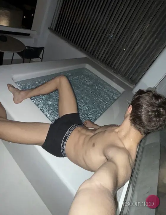 Callum, Japanese male escort in Macau — photo 3