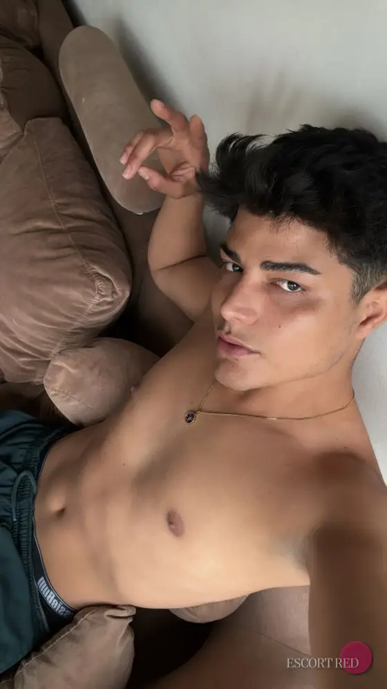 Calvin, Brazilian male escort in Bangkok — photo 5