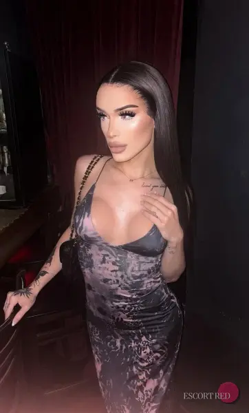 Carlotta, British trans escort in Tokyo — photo 4