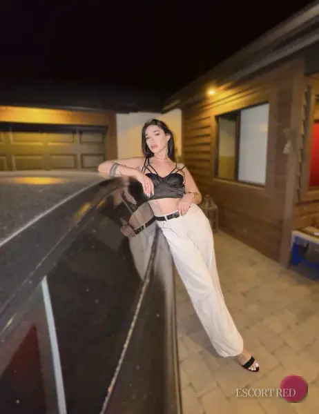 Casey, British trans escort in Tokyo