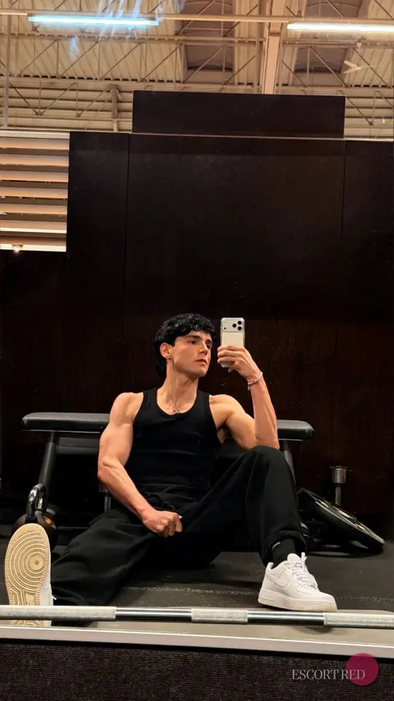 Cassius, British male escort in Macau — photo 4