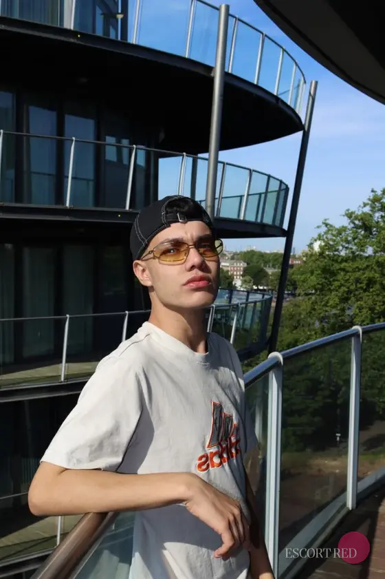 Cedric, Brazilian male escort in Tokyo — photo 3