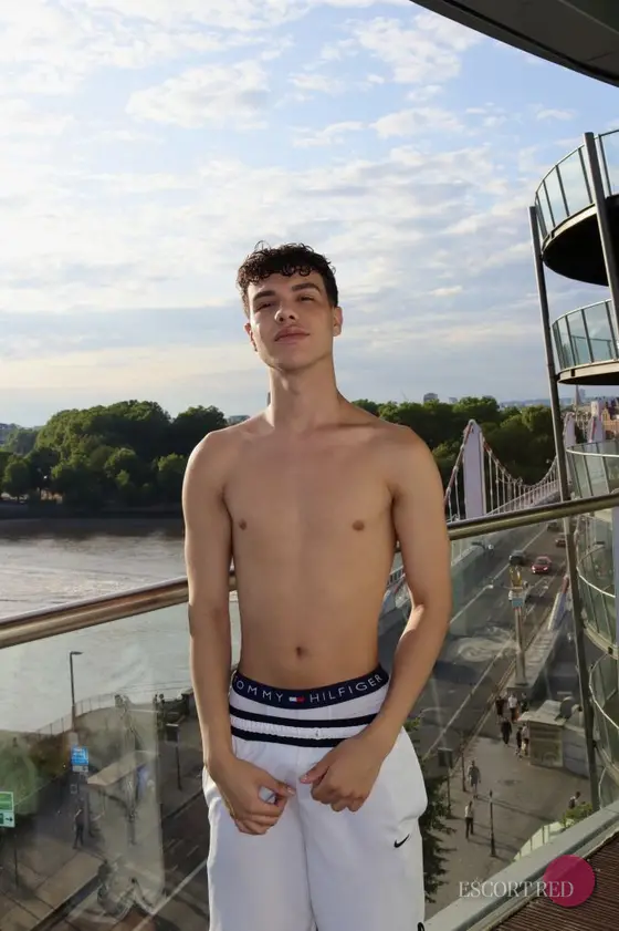 Cedric, Brazilian male escort in Tokyo — photo 4