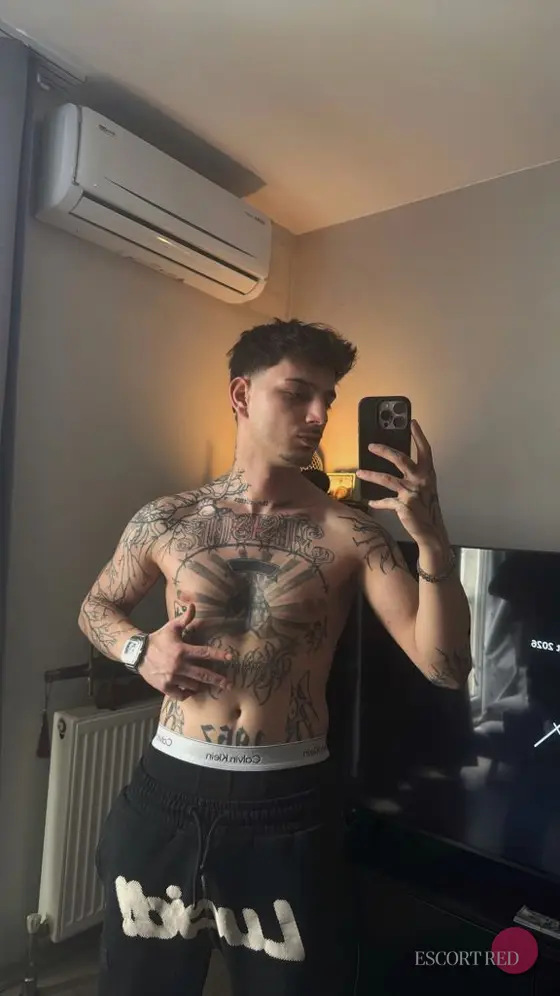 Cem, Chinese male escort in Bangkok — photo 3