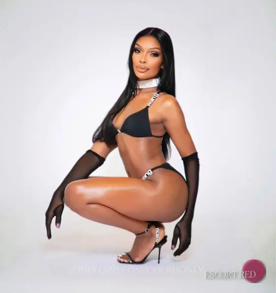 Colette, Brazilian trans escort in Hong Kong