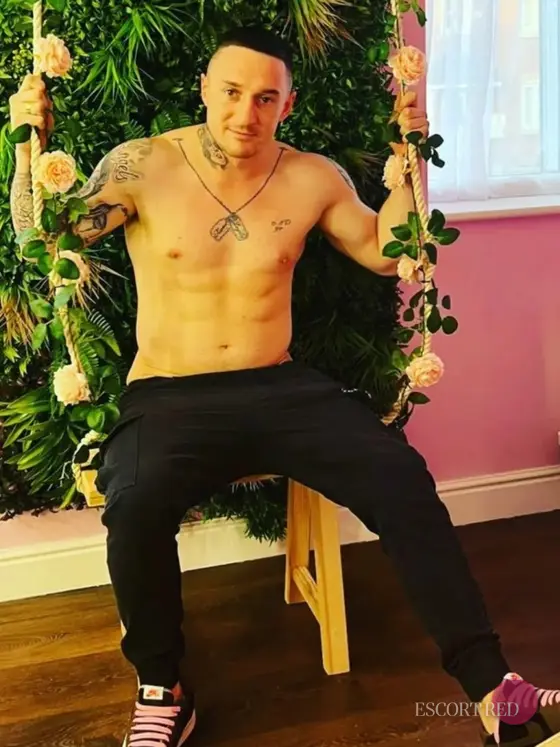 Connor, Brazilian male escort in Bangkok — photo 4