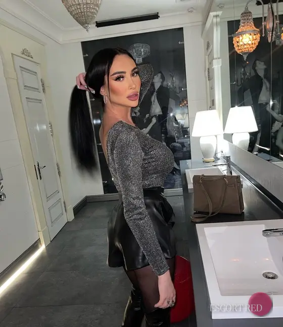 Darina, Russian trans escort in Tokyo — photo 4