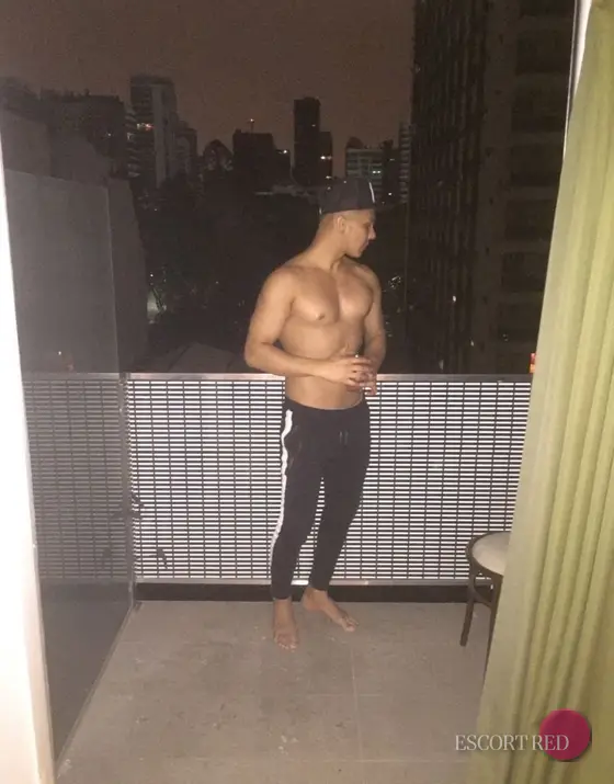 Darren, Brazilian male escort in Tokyo