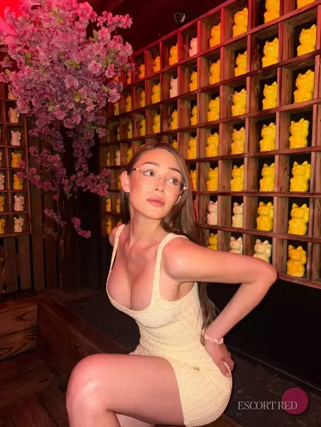 Debora, Brazilian trans escort in Bangkok — photo 3