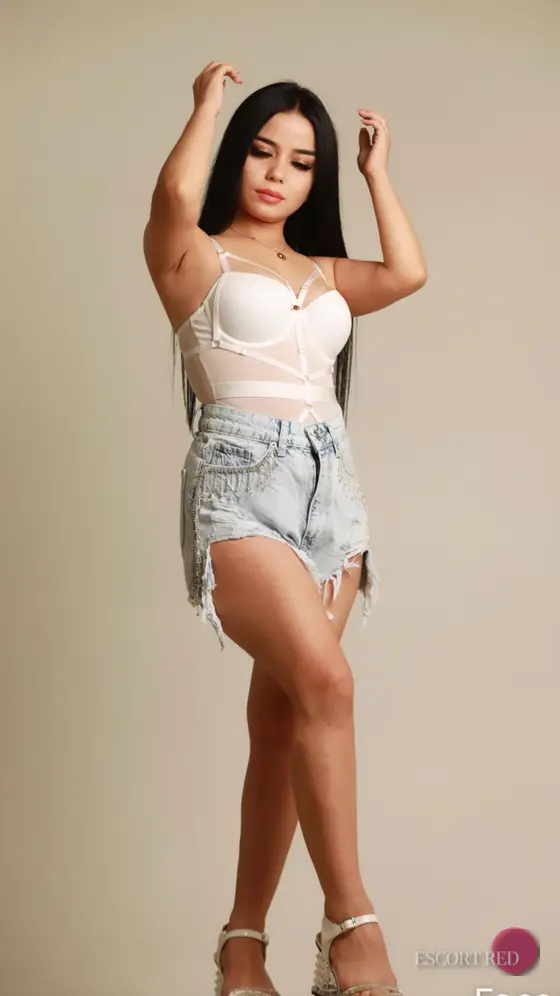 Dilim, Turkish escort in Hong Kong