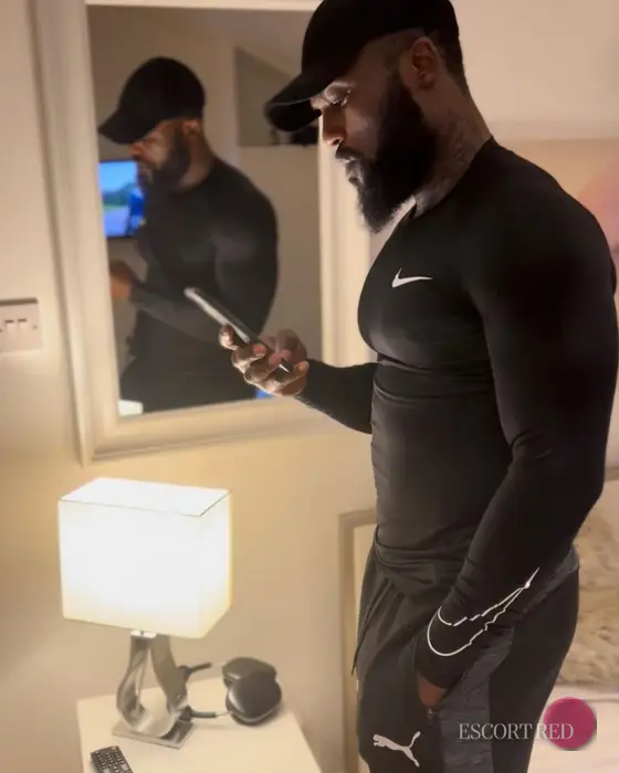 Domis, Nigerian male escort in Bangkok — photo 6
