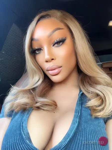 Dorothy, British trans escort in Tokyo