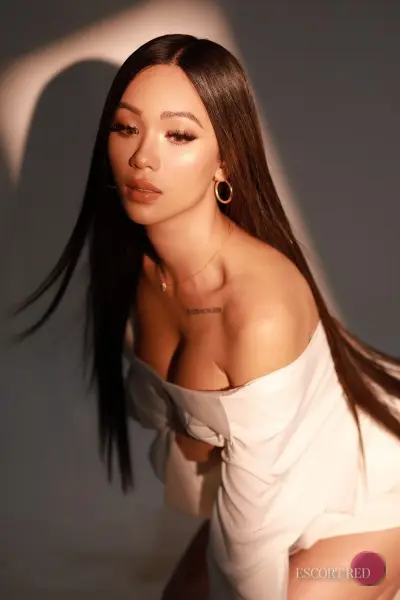 Emilia, Chinese trans escort in Hong Kong — photo 4