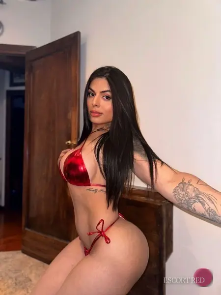 Emily, Brazilian trans escort in Bangkok — photo 6