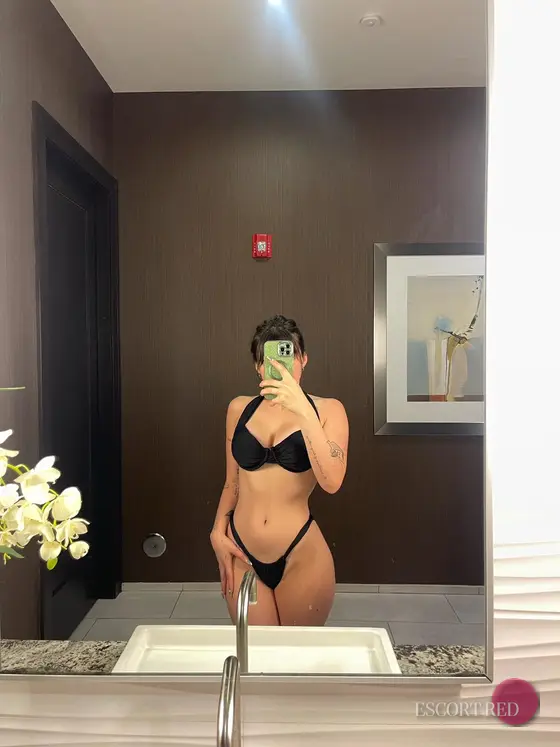 Emma Muret, Belgian escort in Macau — photo 4