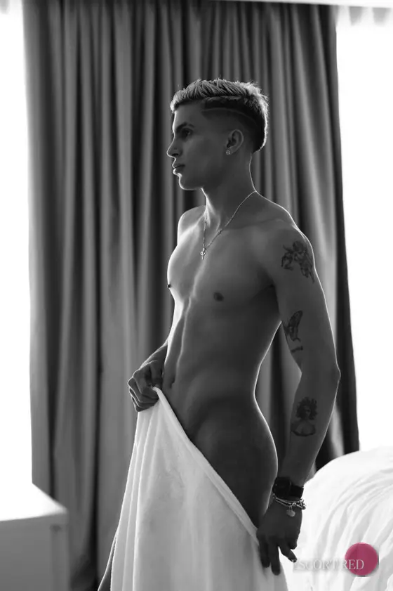 Felipe, British male escort in Bangkok — photo 3