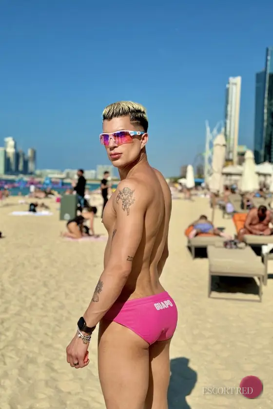 Felipe, British male escort in Bangkok — photo 5