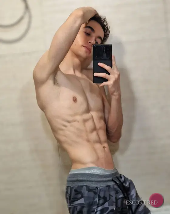 Finn, British male escort in Hong Kong — photo 4