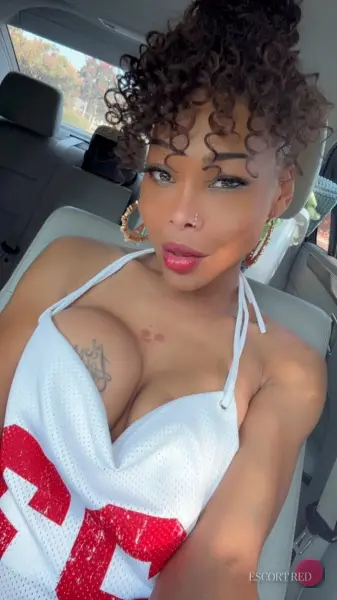 Grace, Indian trans escort in Hong Kong — photo 3