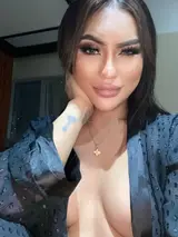 Grey, British trans escort in Tokyo — photo 3
