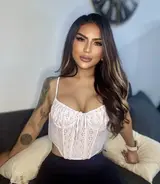 Grey, British trans escort in Tokyo — photo 4