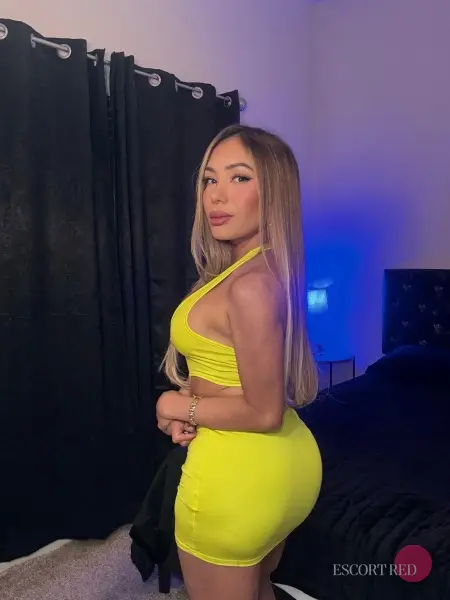 Iris, Brazilian trans escort in Macau — photo 4