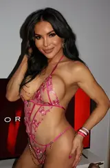 Isabela, Vietnamese trans escort in Tokyo — photo 4